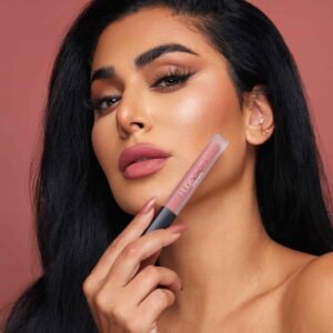 HUDA BEAUTY Liquid Matte Ultra-Comfort Transfer-Proof Lipstick -BOMBSHELL
